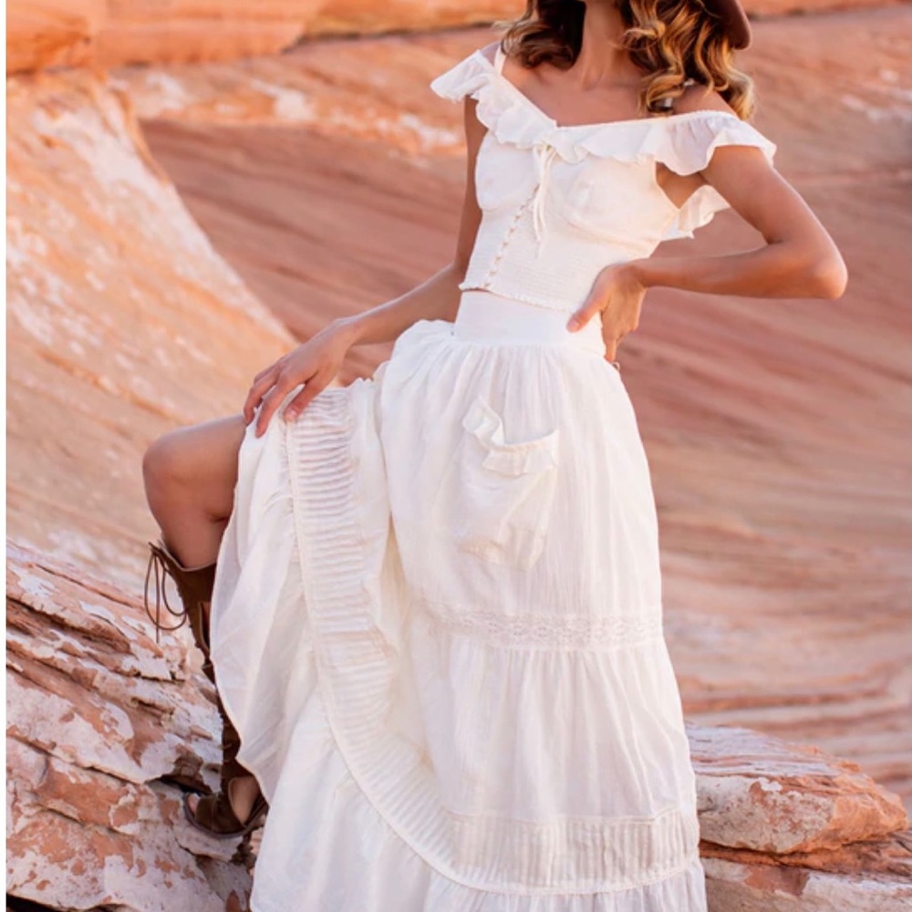 Joyfolie top & skirt set